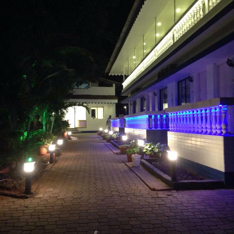 The Blue Lagoon Resort Lonavala Exterior foto